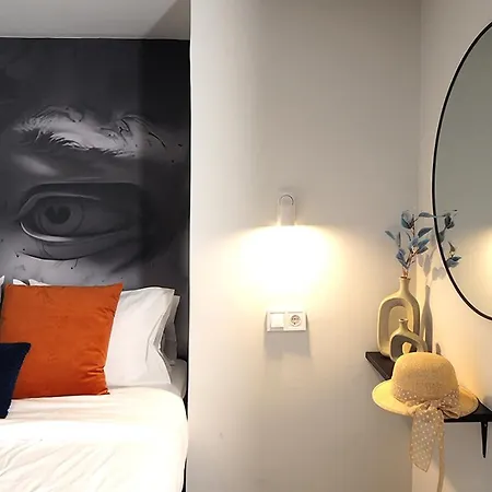 The Solon House-self Check-in Ateny